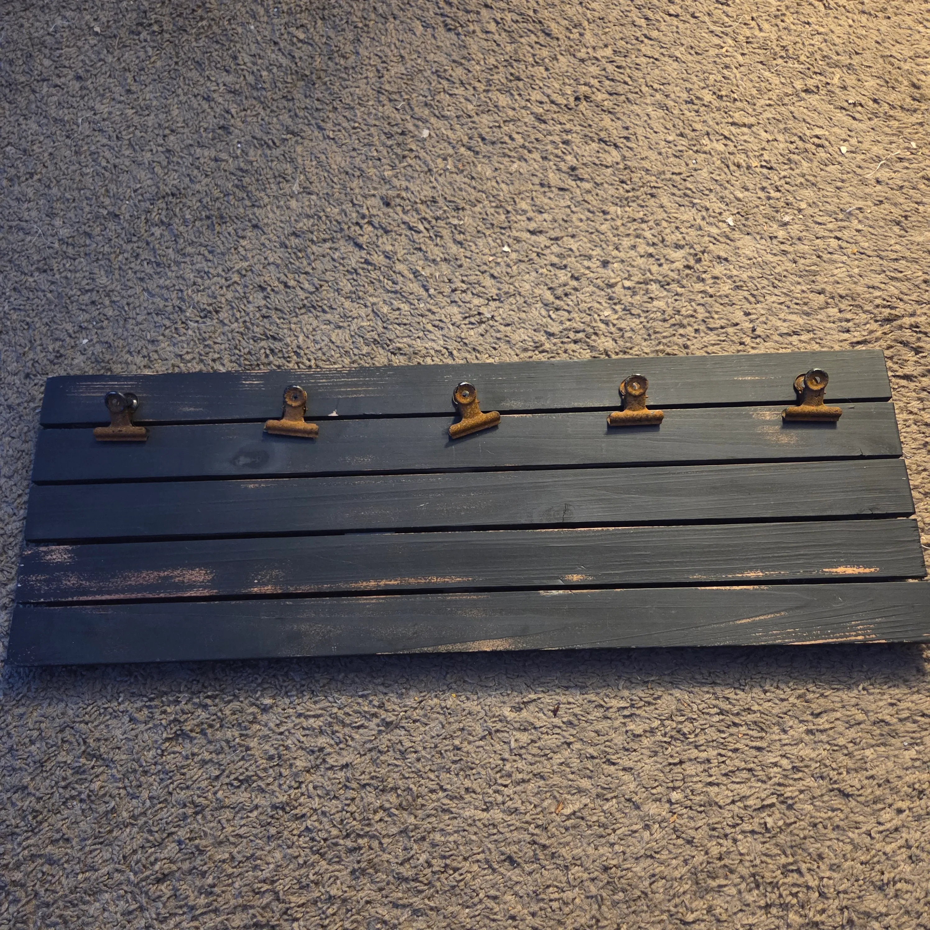 Rustic Farmhouse Wood Photo Display Board | Wall Hanging Memo & Art Holder